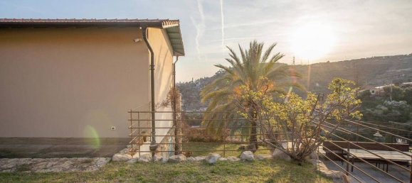 Вилла с 3 спальнями в Бордигера, Италия № 108938 32