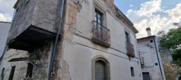 5 rooms House in Pettorano sul Gizio, Italy No. 42014 3