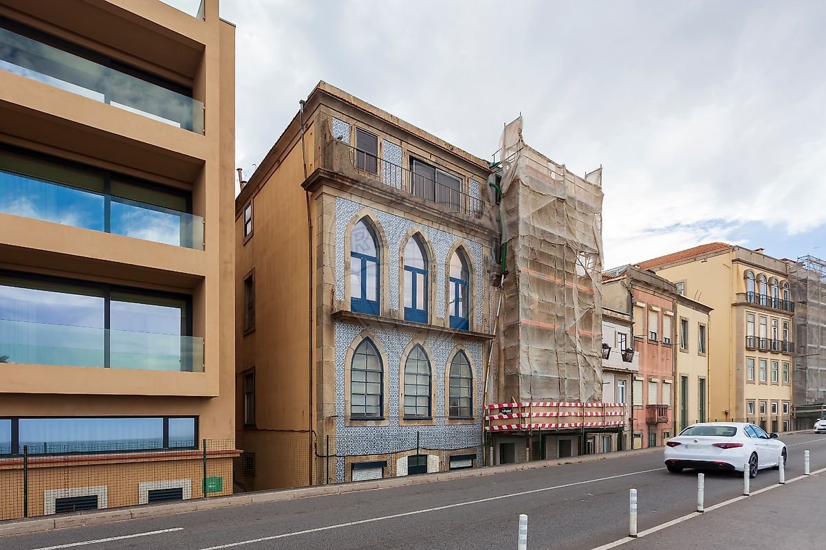 10 chambres Bâtiment à Porto, Portugal No. 132815