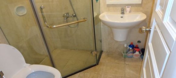 3 bedrooms Apartment in Tay Ho, Vietnam No. 6065 2