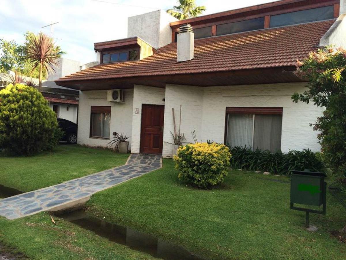 4 bedrooms House in General Rodriguez, Argentina No. 91451