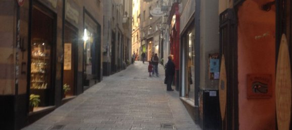 35m² Commercial property in Genoa, Italy No. 36917 8