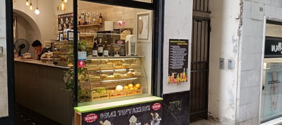 35m² Commercial property in Genoa, Italy No. 36917 5