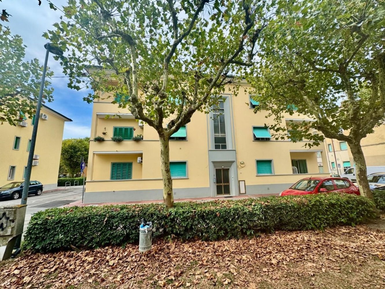 Квартира с 4 комнатами в Понтедера, Италия № 276281