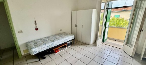 Квартира с 4 комнатами в Понтедера, Италия № 276281 24