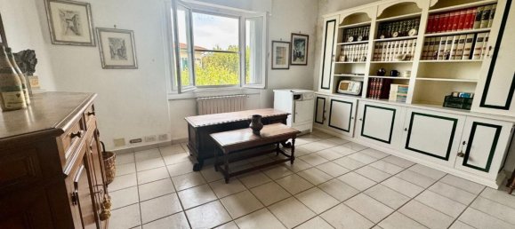 Квартира с 4 комнатами в Понтедера, Италия № 276281 5