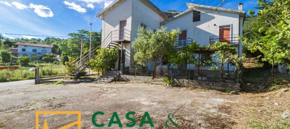 6 bedrooms House in Pratella, Italy No. 325680 2