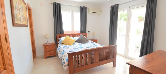 Villa de 4 dormitorios en Cabo Roig, Spain No. 1854 2