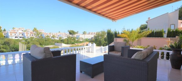 Villa de 4 dormitorios en Cabo Roig, Spain No. 1854 8