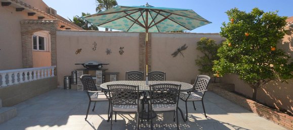 Villa de 4 dormitorios en Cabo Roig, Spain No. 1854 9