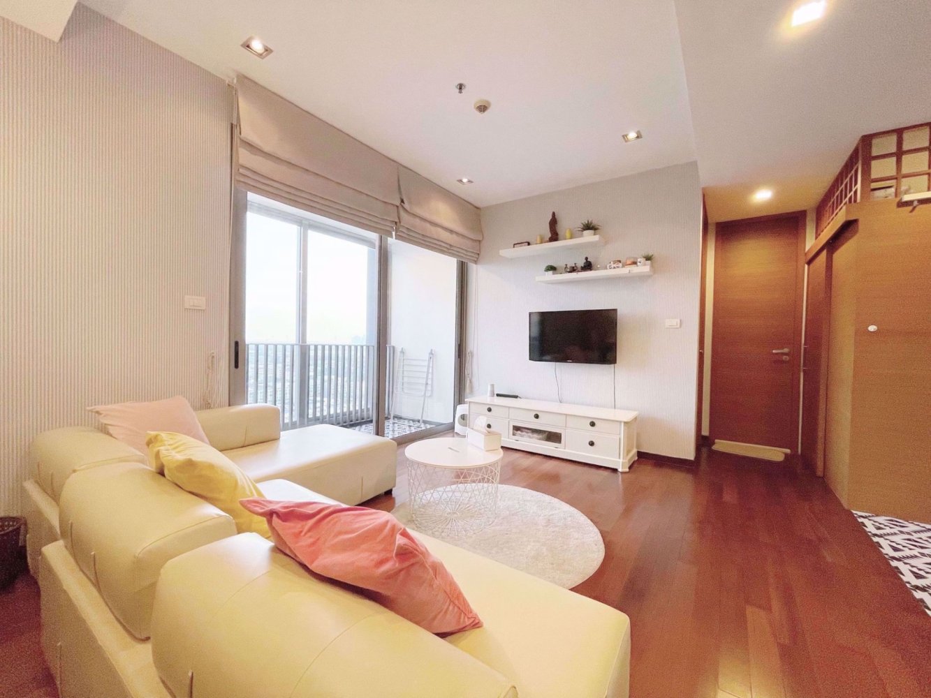 2 bedrooms Condo in Khlong Toei, Thailand No. 5854