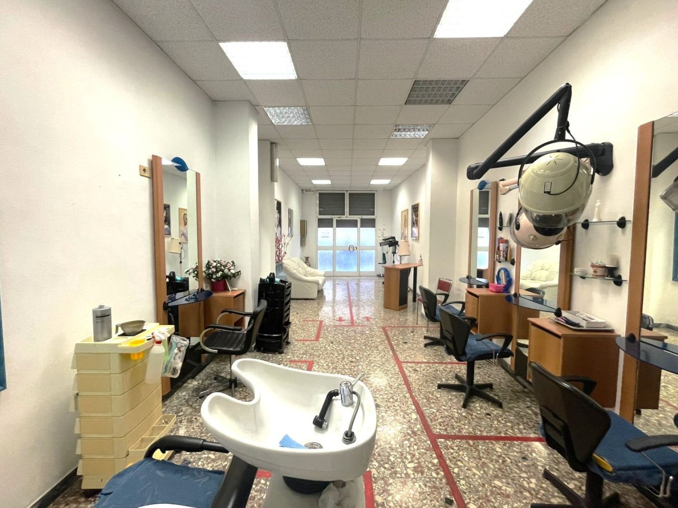 Коммерческая недвижимость 46м² в Рим, Италия № 22113