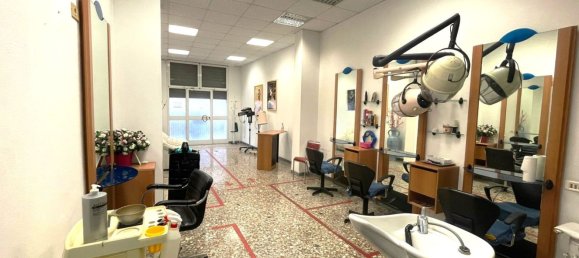 Коммерческая недвижимость 46м² в Рим, Италия № 22113 2