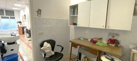 Коммерческая недвижимость 46м² в Рим, Италия № 22113 7