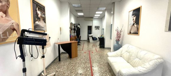 Коммерческая недвижимость 46м² в Рим, Италия № 22113 4