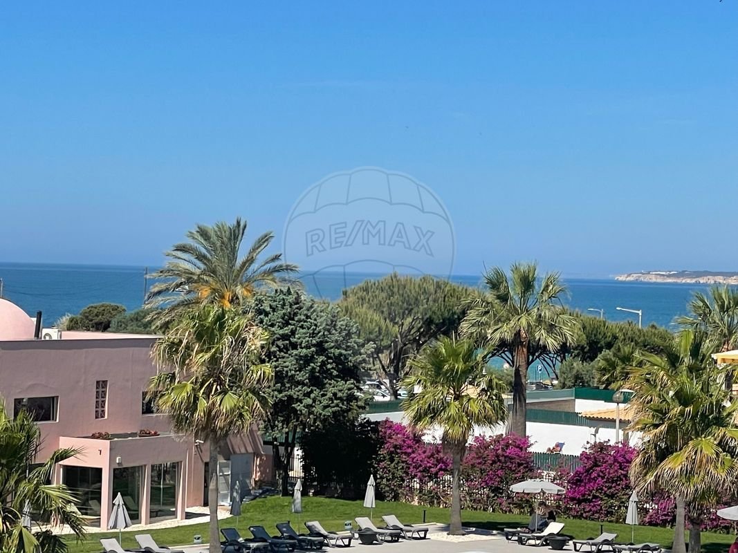 4 bedrooms House in Guia, Portugal No. 17766