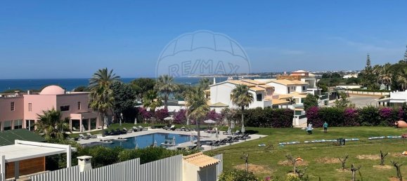 4 bedrooms House in Guia, Portugal No. 17766 12