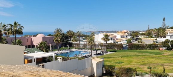 4 bedrooms House in Guia, Portugal No. 17766 14