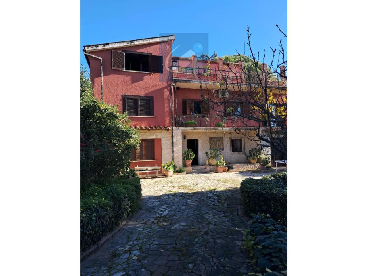 9 rooms Villa in Mentana, Italy No. 30327