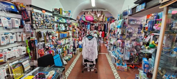 3غرفة عقار تجاري في Alassio, Italy رقم 282993 2