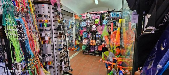 3غرفة عقار تجاري في Alassio, Italy رقم 282993 5