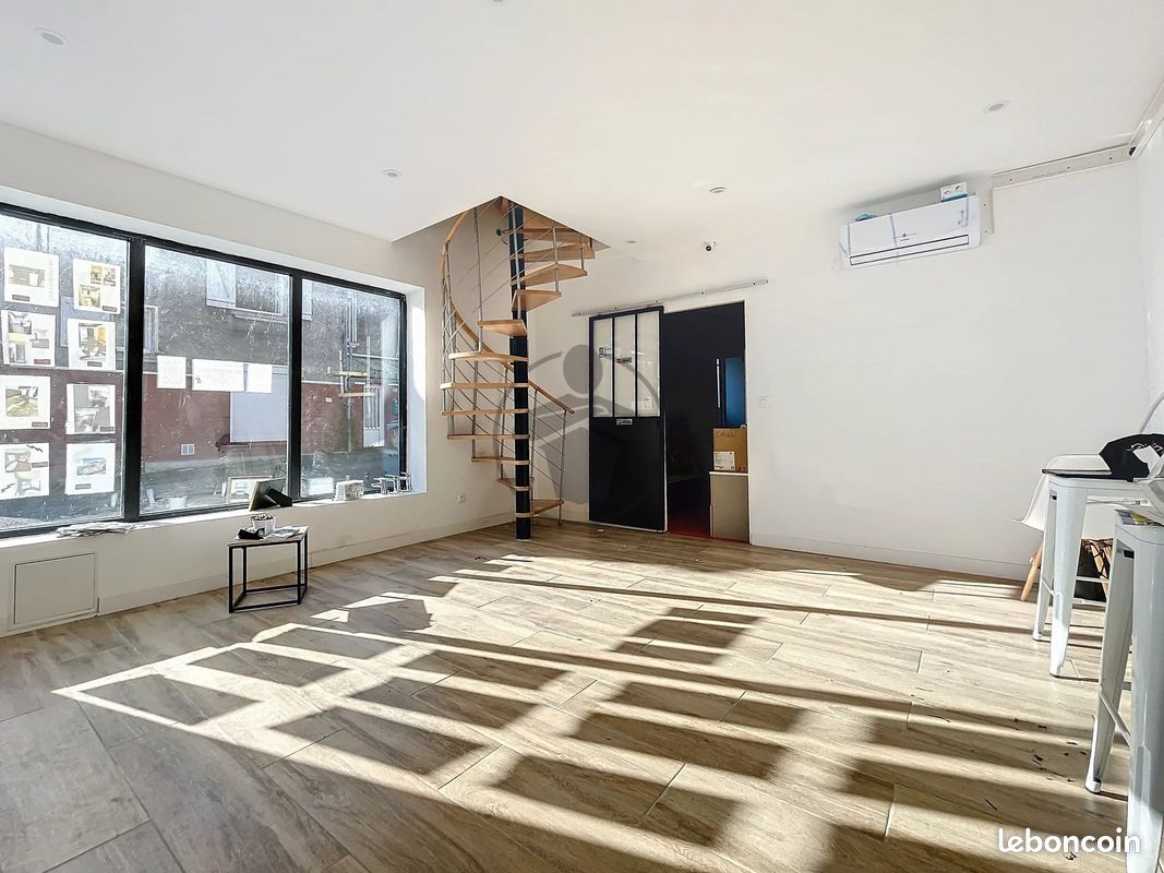 5 rooms Office in Saint-Quentin, France No. 210369