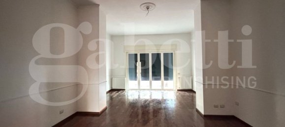 Квартира с 9 комнатами в Лечче, Италия № 284079 3