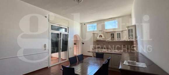 Квартира с 9 комнатами в Лечче, Италия № 284079 6