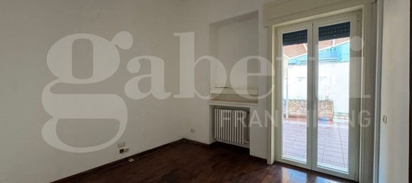 Квартира с 9 комнатами в Лечче, Италия № 284079 17