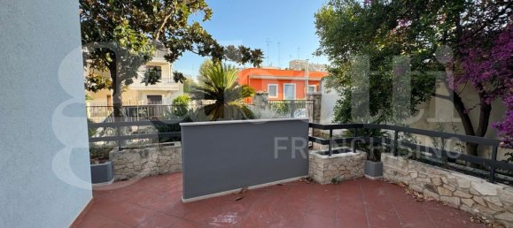 Квартира с 9 комнатами в Лечче, Италия № 284079 28