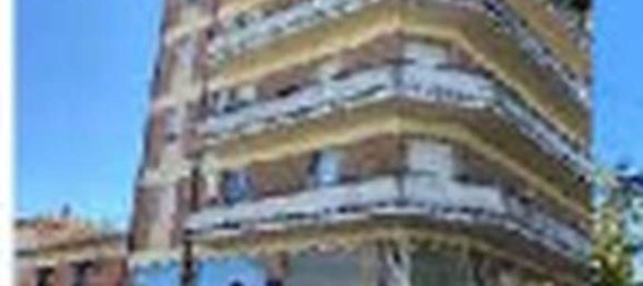 3 rooms Apartment in Cortona, Italy No. 284814 2