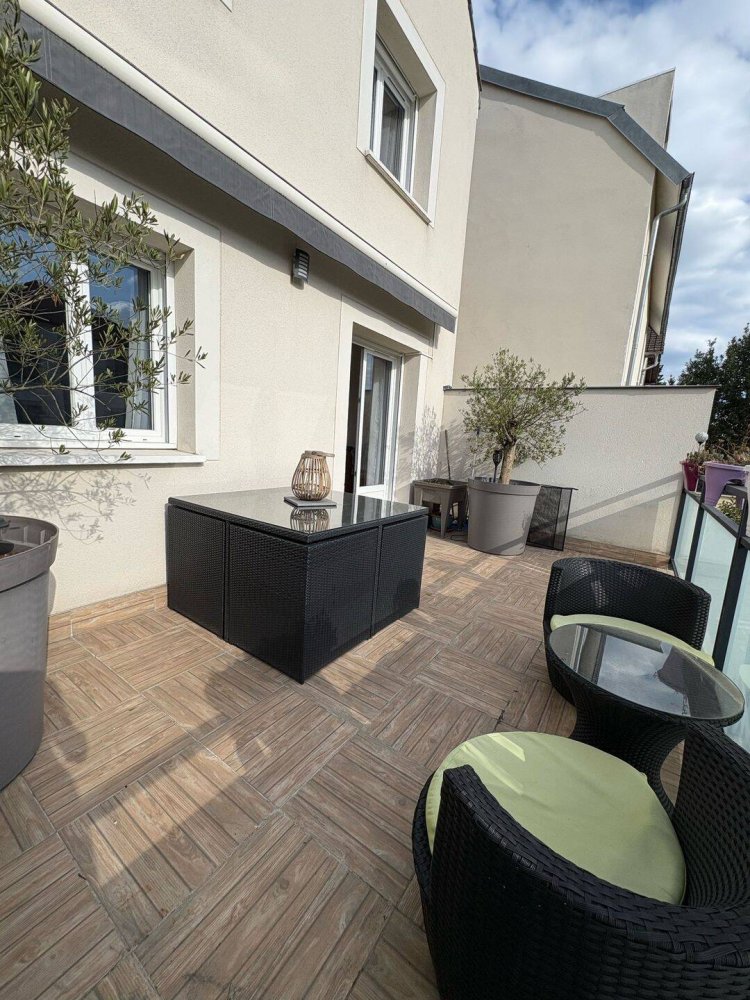 4 غرف نوم منزل في Bry-sur-Marne, France رقم 328982