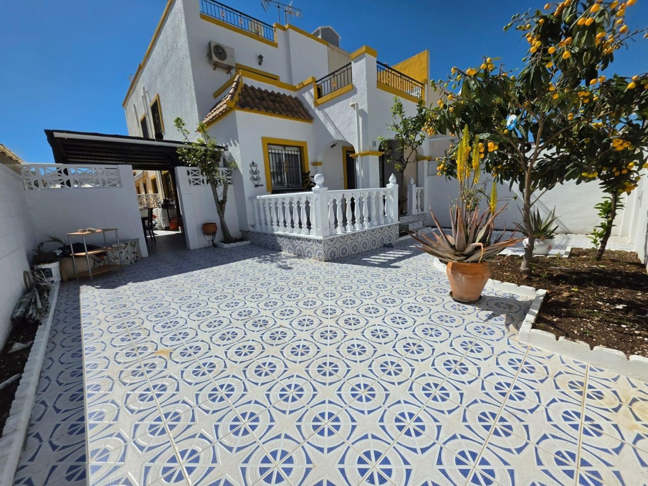 3 bedrooms House for sale in Torrevieja, Alicante, Valencian Community, Spain № 365946