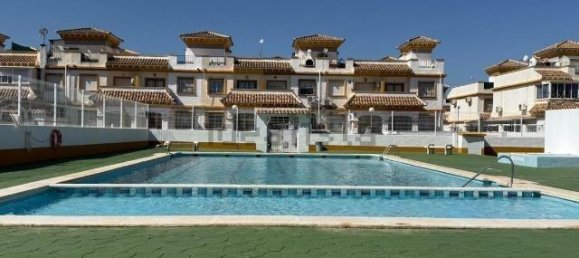 3 bedrooms House for sale in Torrevieja, Alicante, Valencian Community, Spain № 365946 2