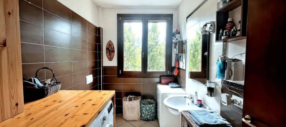 Apartamento de 3 dormitorios en San Prospero, Italy No. 327796 6