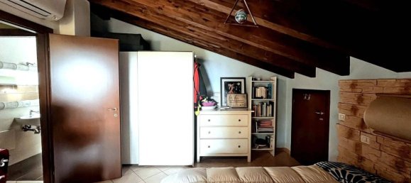 Apartamento de 3 dormitorios en San Prospero, Italy No. 327796 8