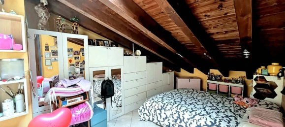 Apartamento de 3 dormitorios en San Prospero, Italy No. 327796 9