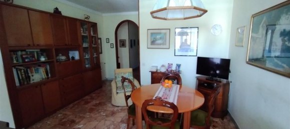 5 rooms Apartment in Massa, Italy No. 195629 6