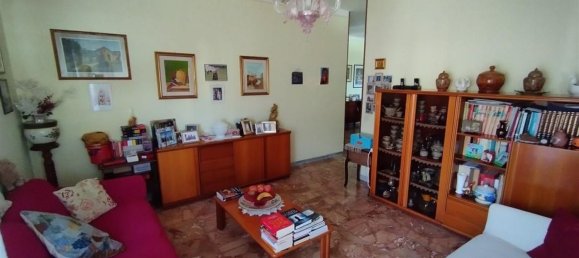 5 rooms Apartment in Massa, Italy No. 195629 3