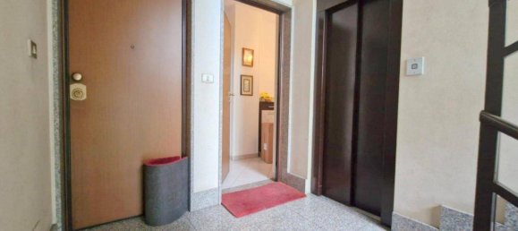 4-salle Appartement à Turin, Italy No. 161208 21