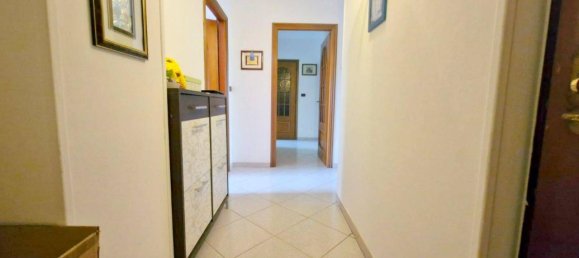 4-salle Appartement à Turin, Italy No. 161208 16
