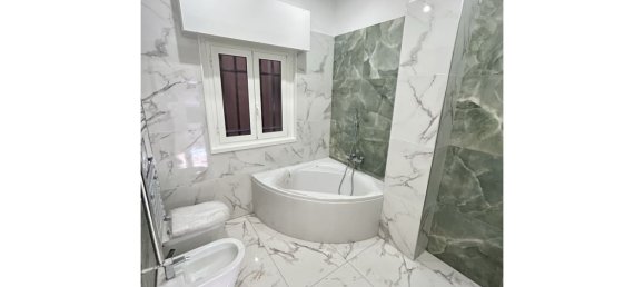 4 rooms Apartment in Rome, Italy No. 16895 20