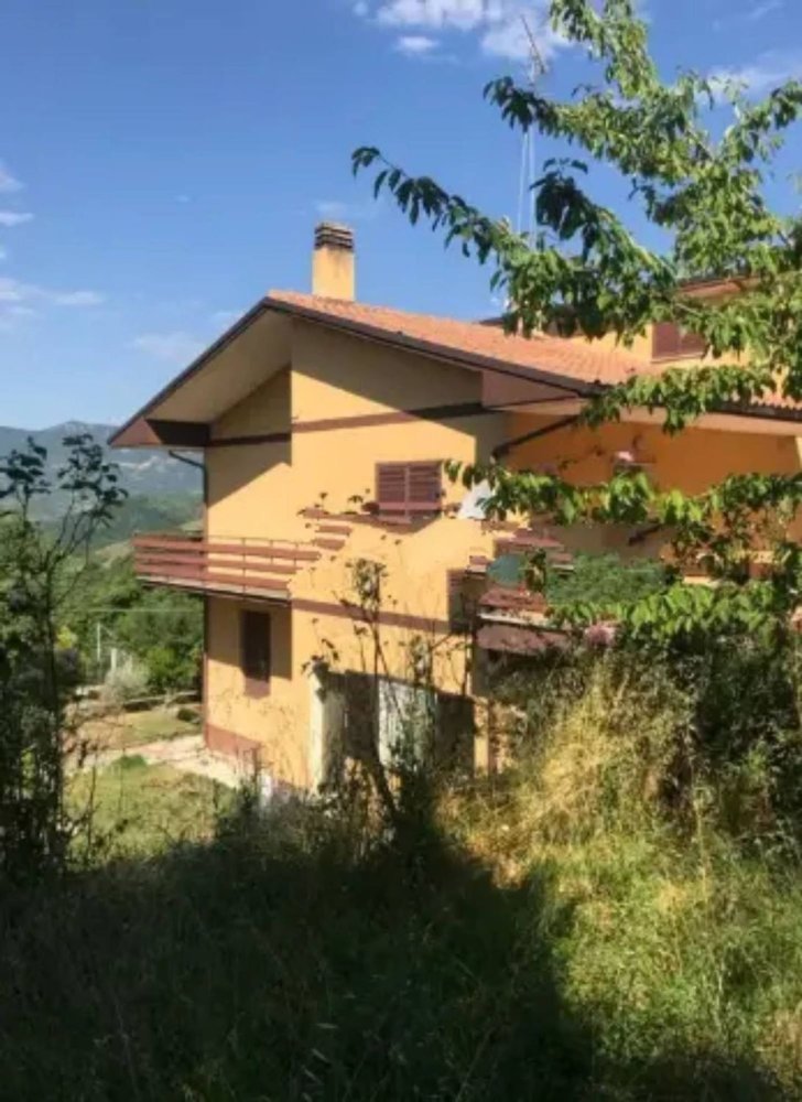 2 rooms Apartment in Tagliacozzo, Italy No. 121526