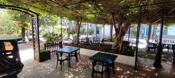 213m² Commercial property in Salobrena, Spain No. 140710 2