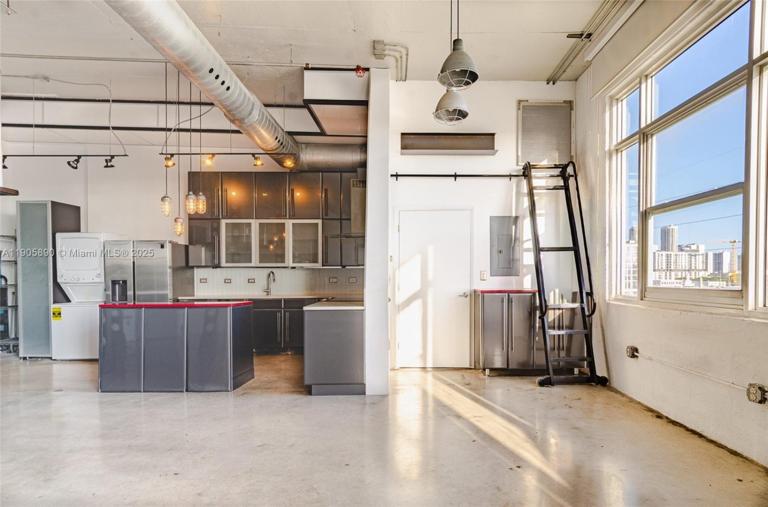 1 Schlafzimmer Gewerbliche Immobilien in Miami, USA, Nr. 614202