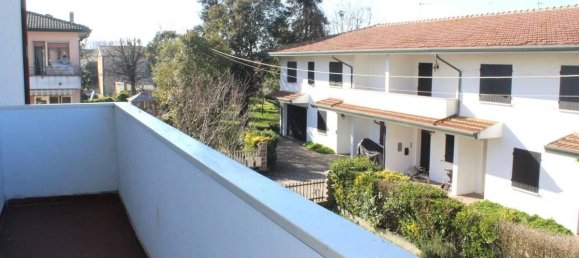 5 rooms Apartment in Fiesso Umbertiano, Italy No. 144856 2