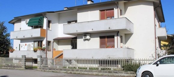 5 rooms Apartment in Fiesso Umbertiano, Italy No. 144856 20