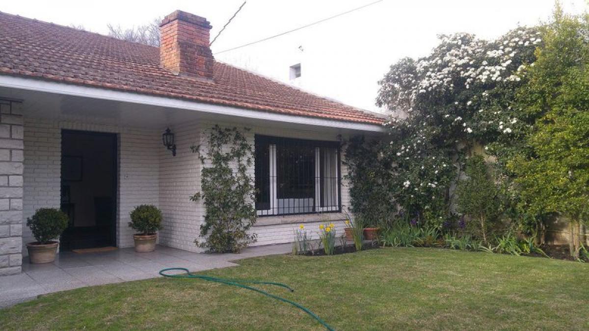 3 bedrooms House in Mar del Plata, Argentina No. 103023