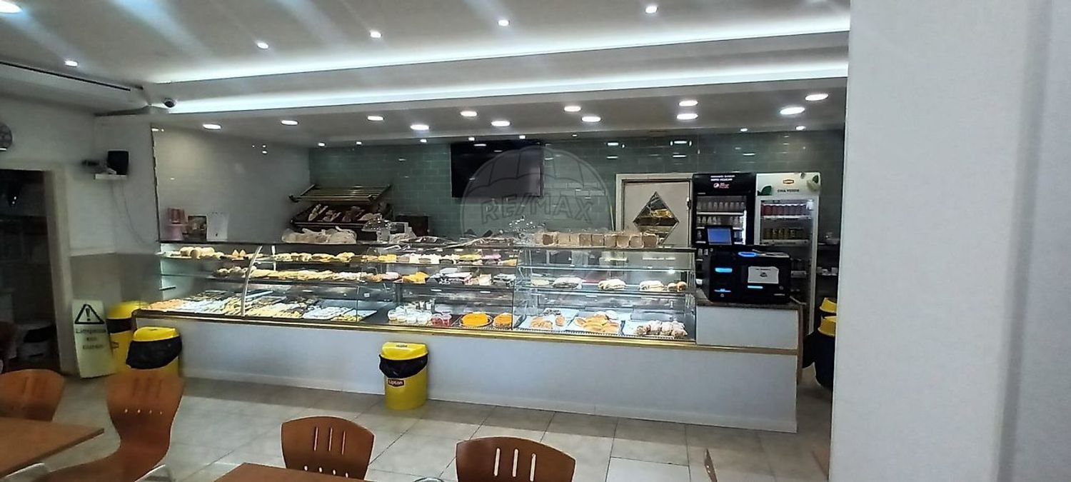 203m² Commercial property in Lisbon, Portugal No. 248566