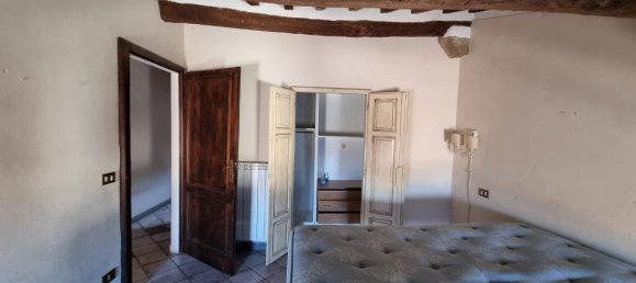 2 bedrooms Apartment in Volterra, Italy No. 173 6